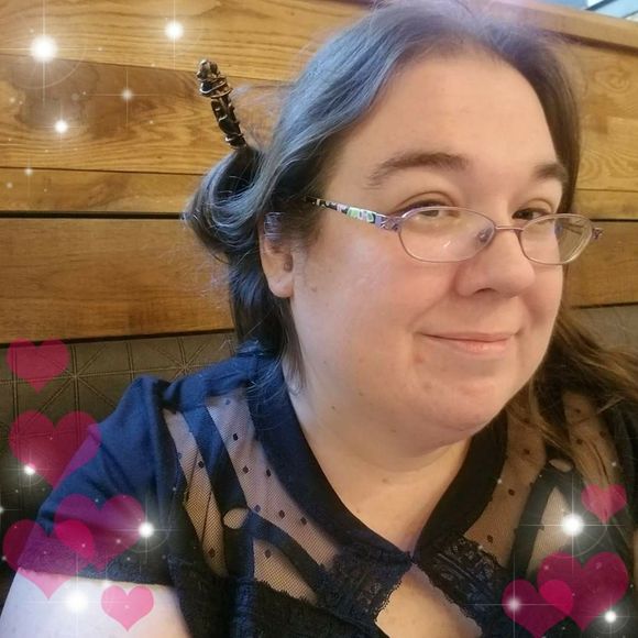 Meet your Posher, Stephanie - Picture 1 of 1